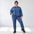 Karottenhose aus jeansblauem Stretchdenim mit Dehnbund in weicher Baumwollqualität