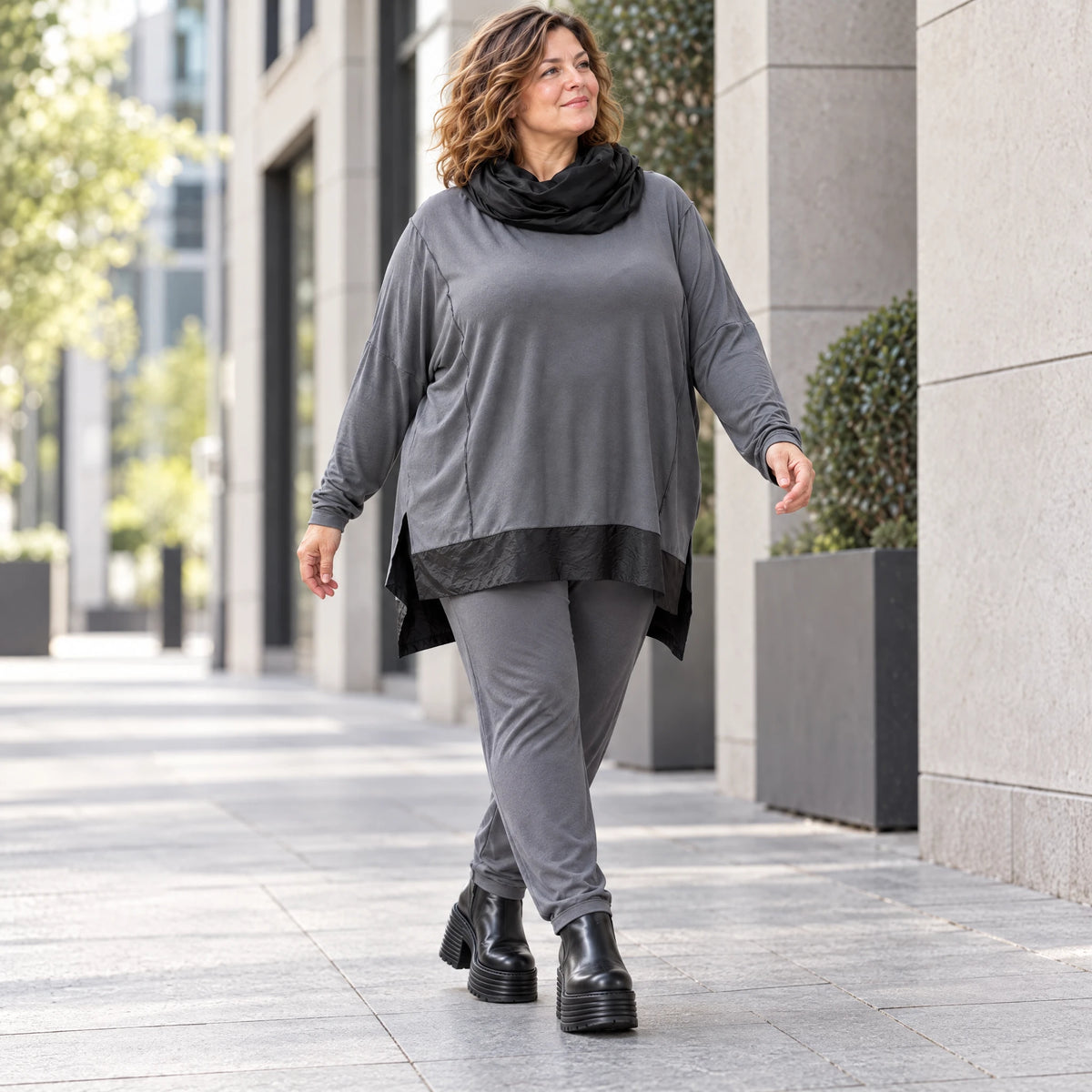 Graue Karottenleggings aus Jersey mit Stretch und Elastikbund weich und bequem warm