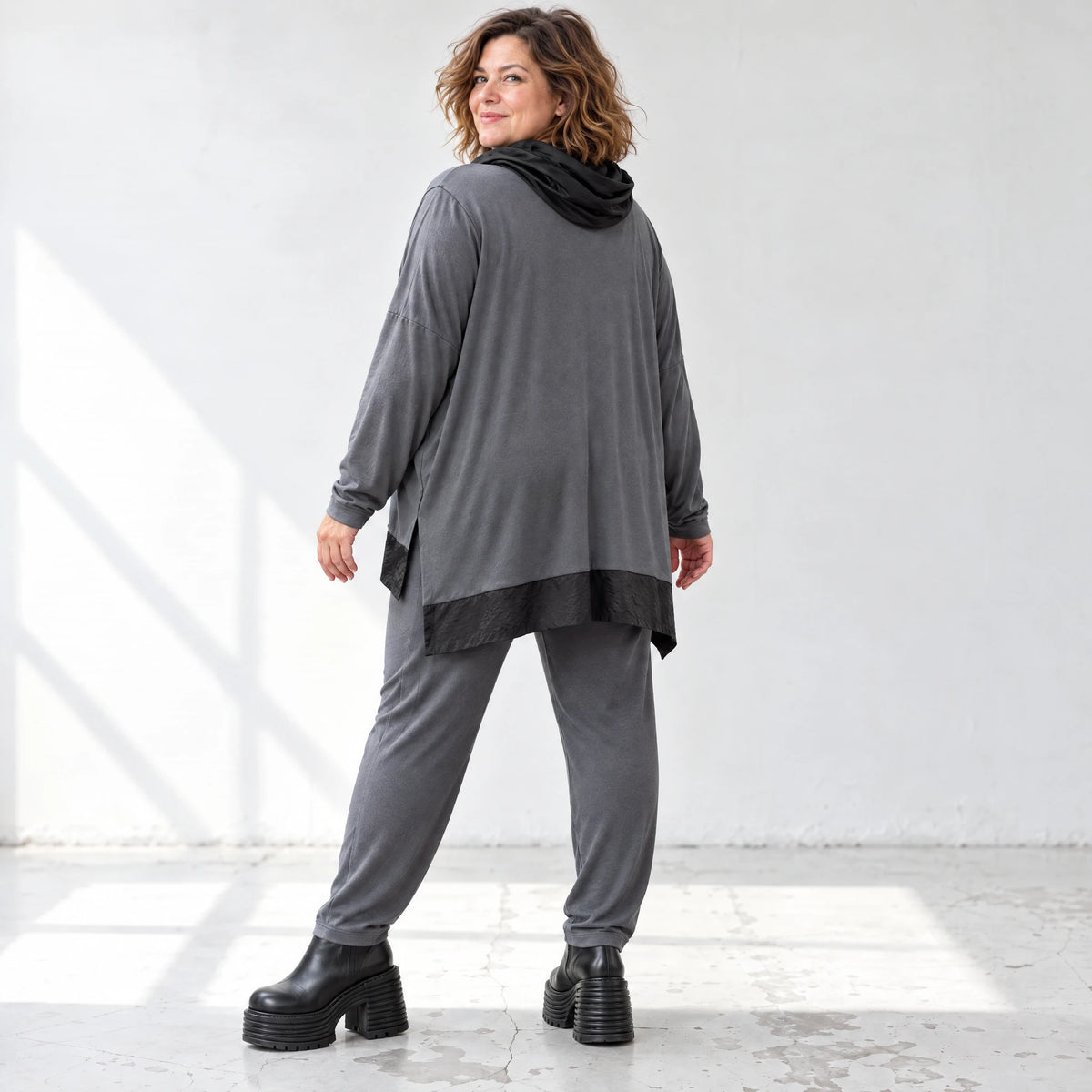Graue Karottenleggings aus Jersey mit Stretch und Elastikbund weich und bequem warm