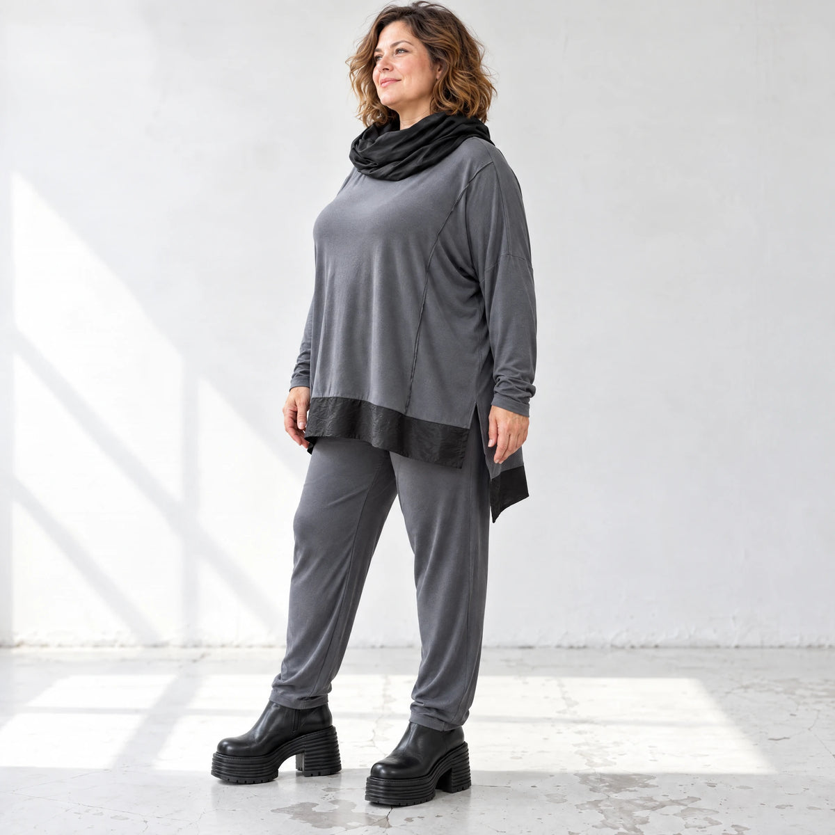 Graue Karottenleggings aus Jersey mit Stretch und Elastikbund weich und bequem warm