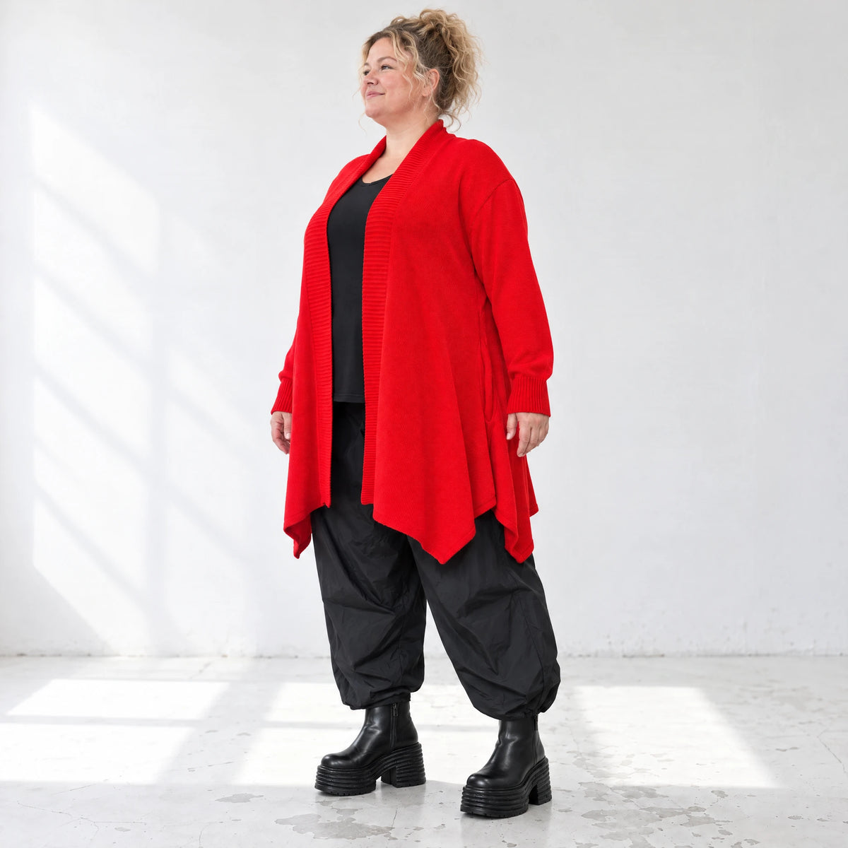Cardigan aus reiner Baumwolle in A-Linie mit Stehkragen und Seitennahttaschen