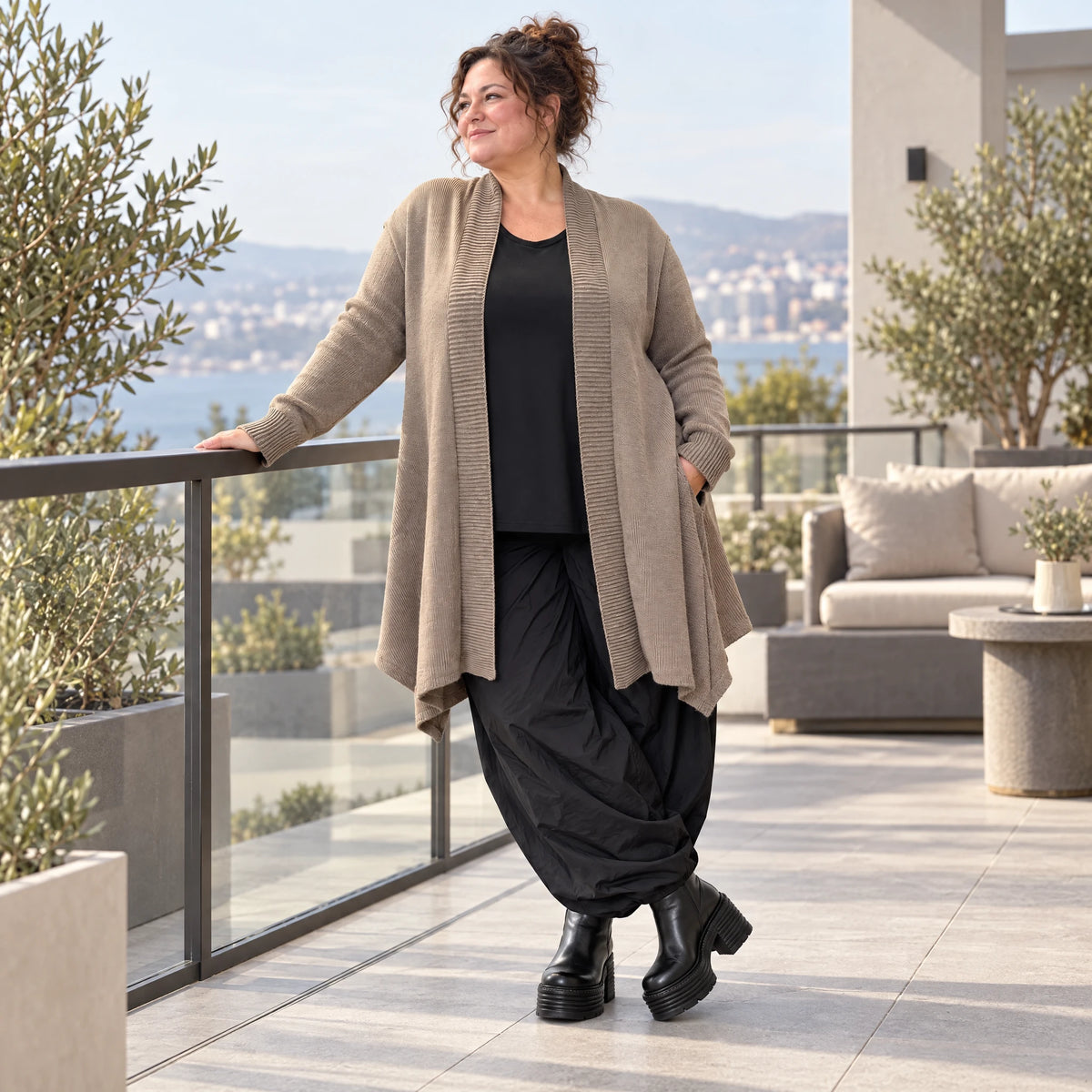Taupe Strickcardigan in Glockenform mit Stehkragen Seitentaschen Baumwollstretch