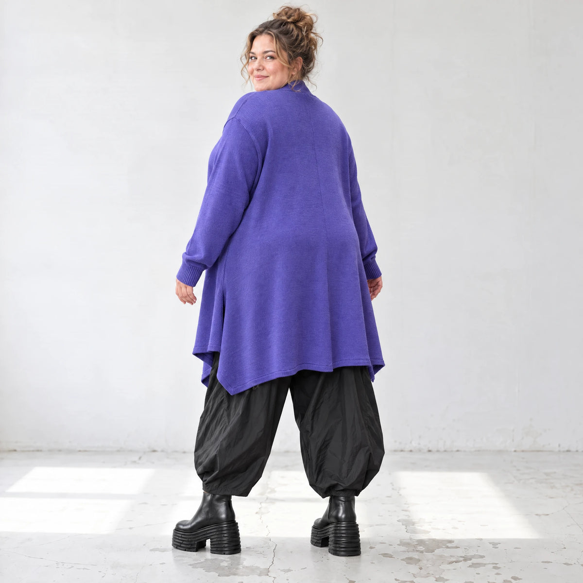 Cardigan aus Baumwolle in Violett mit Stehkragen A-Linie weich verschlusslos warm