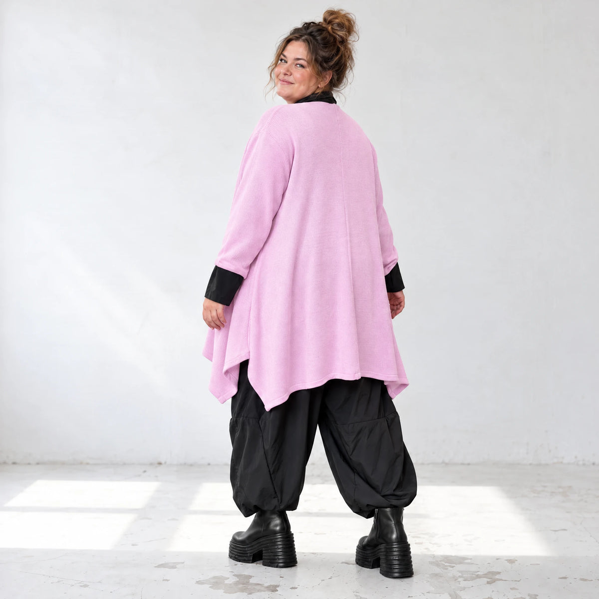 Strickcardigan aus Baumwolle in A-Linie mit Stehkragen und Memorytaft ohne Verschluss