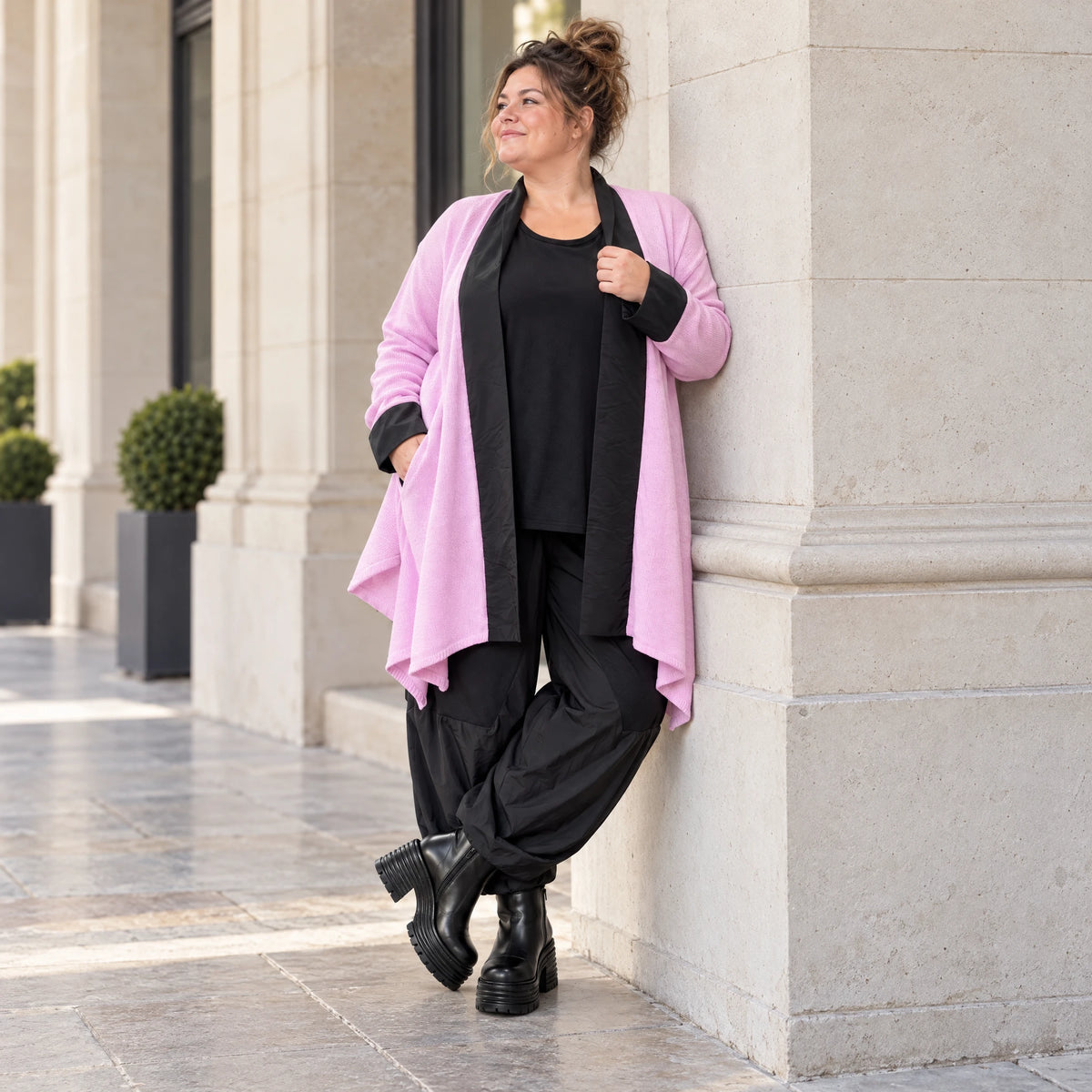 Strickcardigan aus Baumwolle in A-Linie mit Stehkragen und Memorytaft ohne Verschluss
