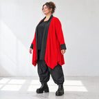 Roter Baumwollcardigan in Glockenform mit Stehkragen ohne Verschluss weich und winterlich