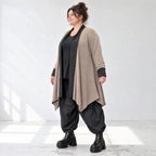 Cardigan aus Baumwolle in Taupe mit Stehkragen A-Linie und Seitentaschen offen leicht