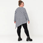 Langarmshirt in Dunkelblau/Weiß aus weichem Stretchjersey mit asymmetrischem Zipfelsaum