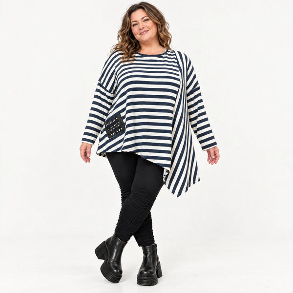 Asymmetrisches Langarmshirt in Creme/Dunkelblau mit Zipfelsaum aus weichem Stretchjersey