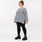 Langarmshirt in Creme/Dunkelblau mit A-Linie aus weichem Stretchjersey und Schlitzen