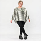 Langarmshirt in Creme/Dunkelgrün mit A-Linie aus warmem Stretchjersey und Faltennahtmuster