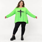 Grünes Langarmshirt in fließender A-Linie aus feinem Stretchjersey mit Rundhalsausschnitt