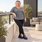 Weiches Shirt in Grau aus Stretchjersey mit gerundetem Schnitt und aufgesetzten Taschen