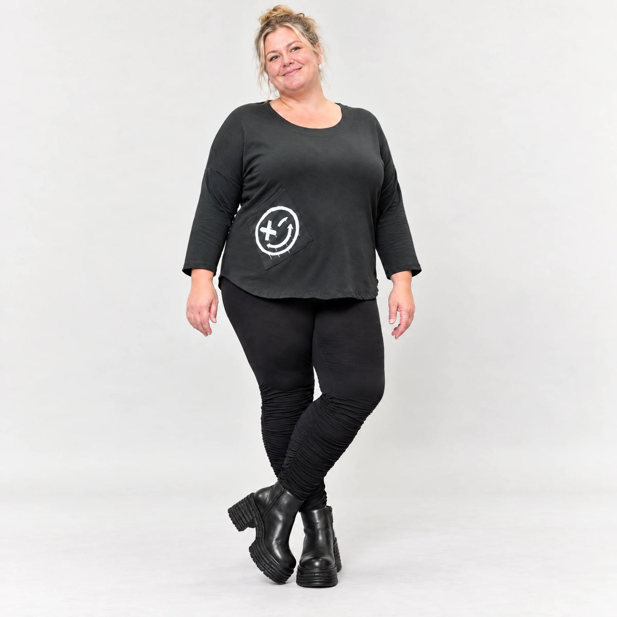 Schwarzes Basic Shirt aus weichem Stretchjersey mit Rundhalsausschnitt und 7/8-Arm