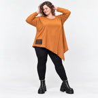 Langarmshirt in warmem Braun mit asymmetrischem Zipfelsaum aus feinem Stretchjersey