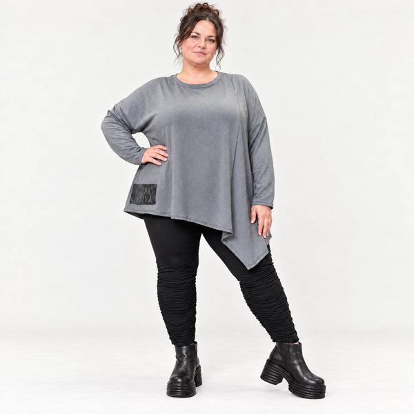 Langarmshirt in Grau mit asymmetrischem Schnitt und Zipfelsaum aus weichem Stretchjersey