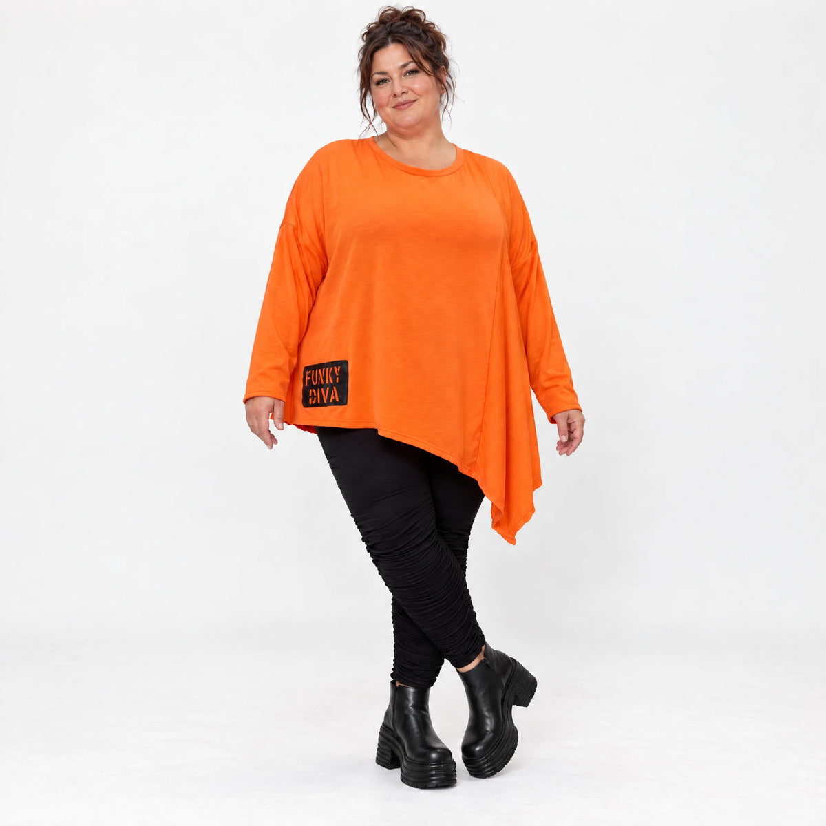 Orange Langarmshirt aus weichem Stretchjersey mit asymmetrischem Schnitt und Zipfelsaum