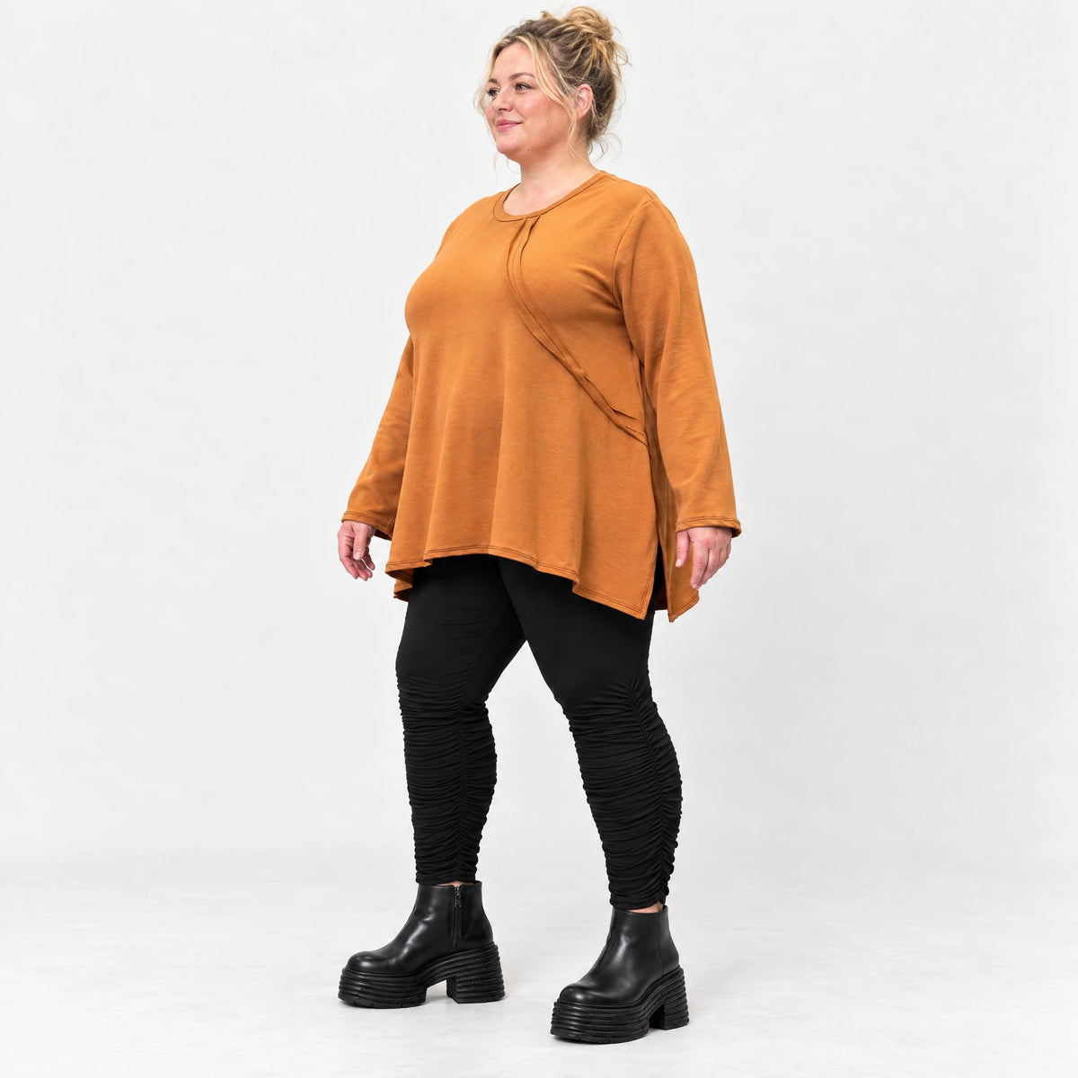Langarmshirt in Braun aus weichem Stretchjersey mit fließender A-Linie für den Alltag