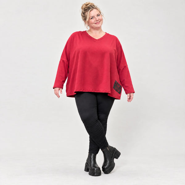 Rotes Langarmshirt aus weichem Stretchjersey mit V-Ausschnitt und kastiger Passform