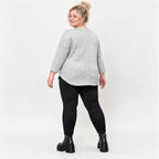 Langarmshirt in Grau/Schwarz aus weichem Flauschgarn mit Rundhalsausschnitt und Taschen