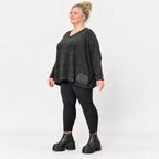 Langarmshirt in Schwarz/Weiß meliert aus weichem Flauschgarnfeinstrick mit V-Ausschnitt