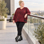 Kuscheliger Strickpullover aus Italien in Rot/Schwarz mit V-Ausschnitt und kastiger Form