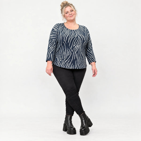 Langarmshirt aus flauschigem Feinstrick in Blau/Grau mit lockerer gerundeter Schnittform