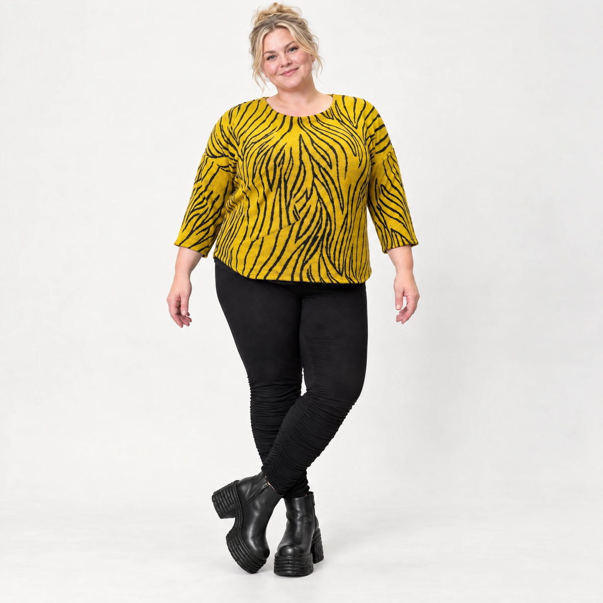 Flauschiges Strickoberteil Gelb/Schwarz mit Rundhalsausschnitt und aufgesetzten Taschen