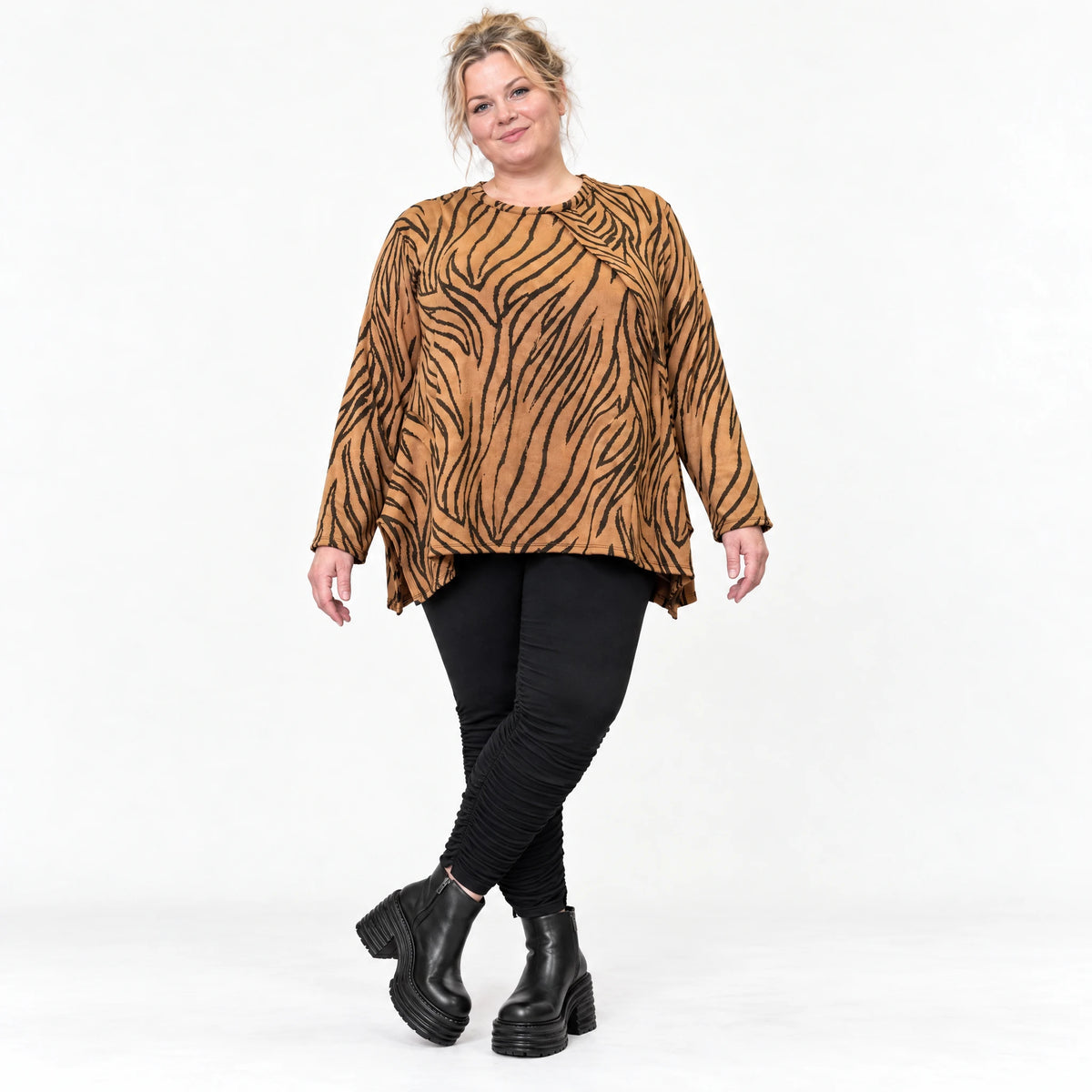 Flauschiges Langarmshirt in Braun/Schoko aus warmem Feinstrick mit schmeichelnder A-Linie