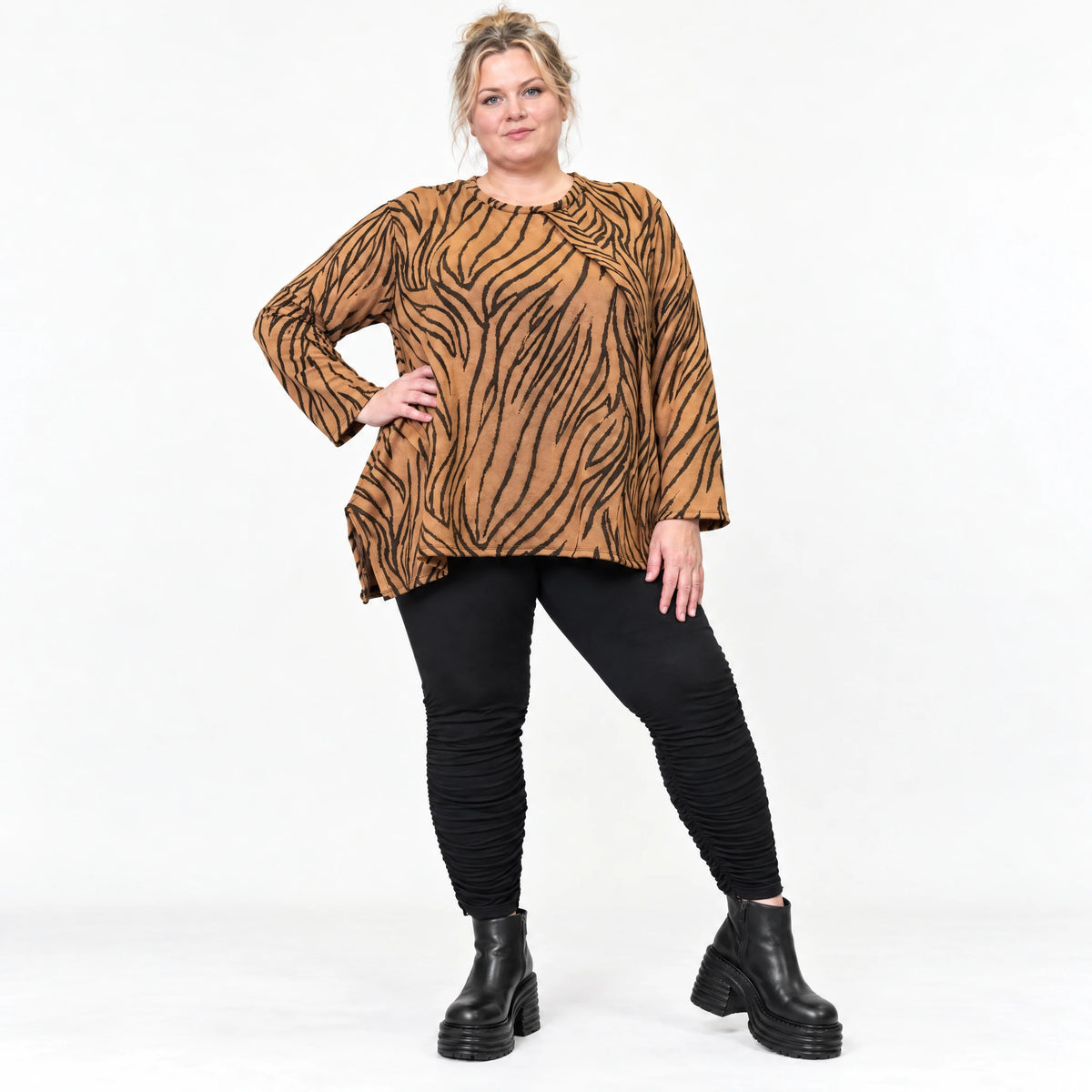 Flauschiges Langarmshirt in Braun/Schoko aus warmem Feinstrick mit schmeichelnder A-Linie