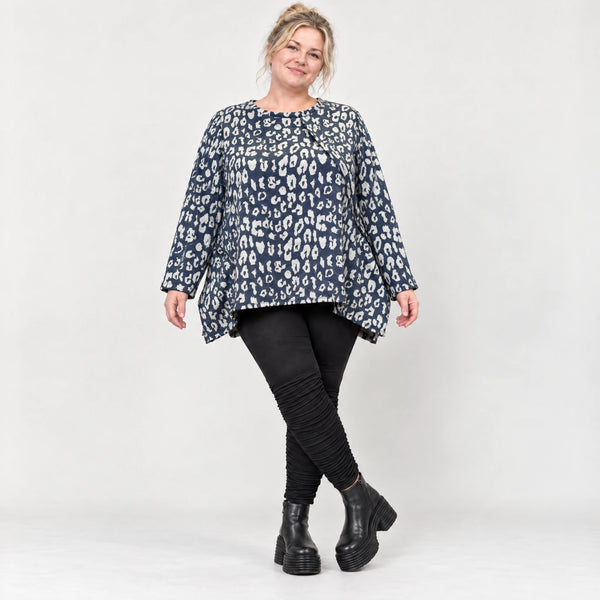 Weiches Langarmshirt aus flauschigem Feinstrick in Marineblau/Grau mit fließender A-Linie