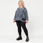 Flauschiges Strickshirt in Marineblau/Grau mit V-Ausschnitt und lässig kastigem Schnitt