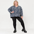 Flauschiges Strickshirt in Marineblau/Grau mit V-Ausschnitt und lässig kastigem Schnitt