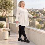 Langarmshirt in Beige aus weichem Modalstretch mit runder Form und Seitennahttaschen