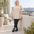 Langarmshirt in Taupe aus feinem Modalstretch mit Seitentaschen und gerundeter Silhouette