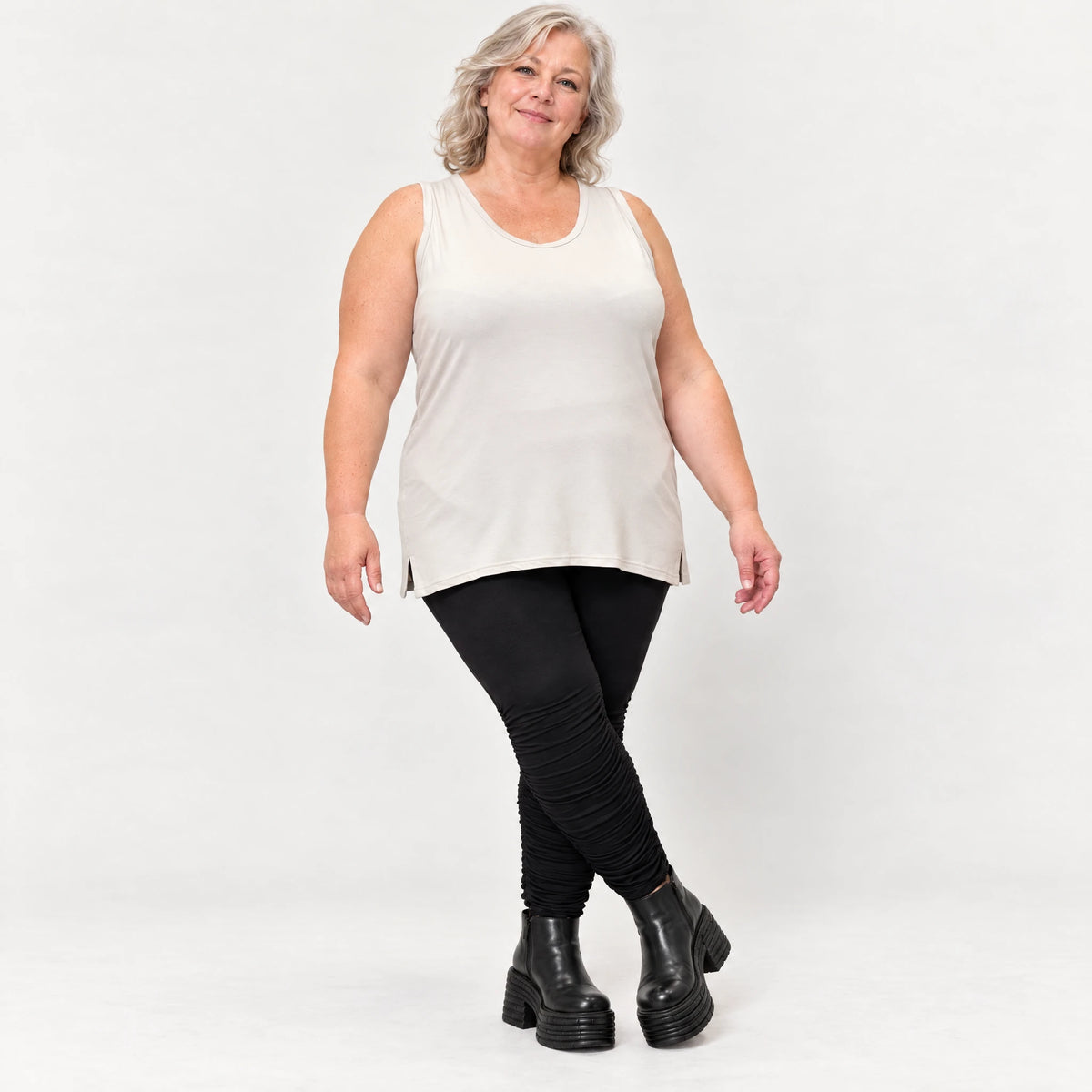 Ärmelloses Basic Top aus weichem Modal mit Stretch in Beige mit seitlichen Schlitzen