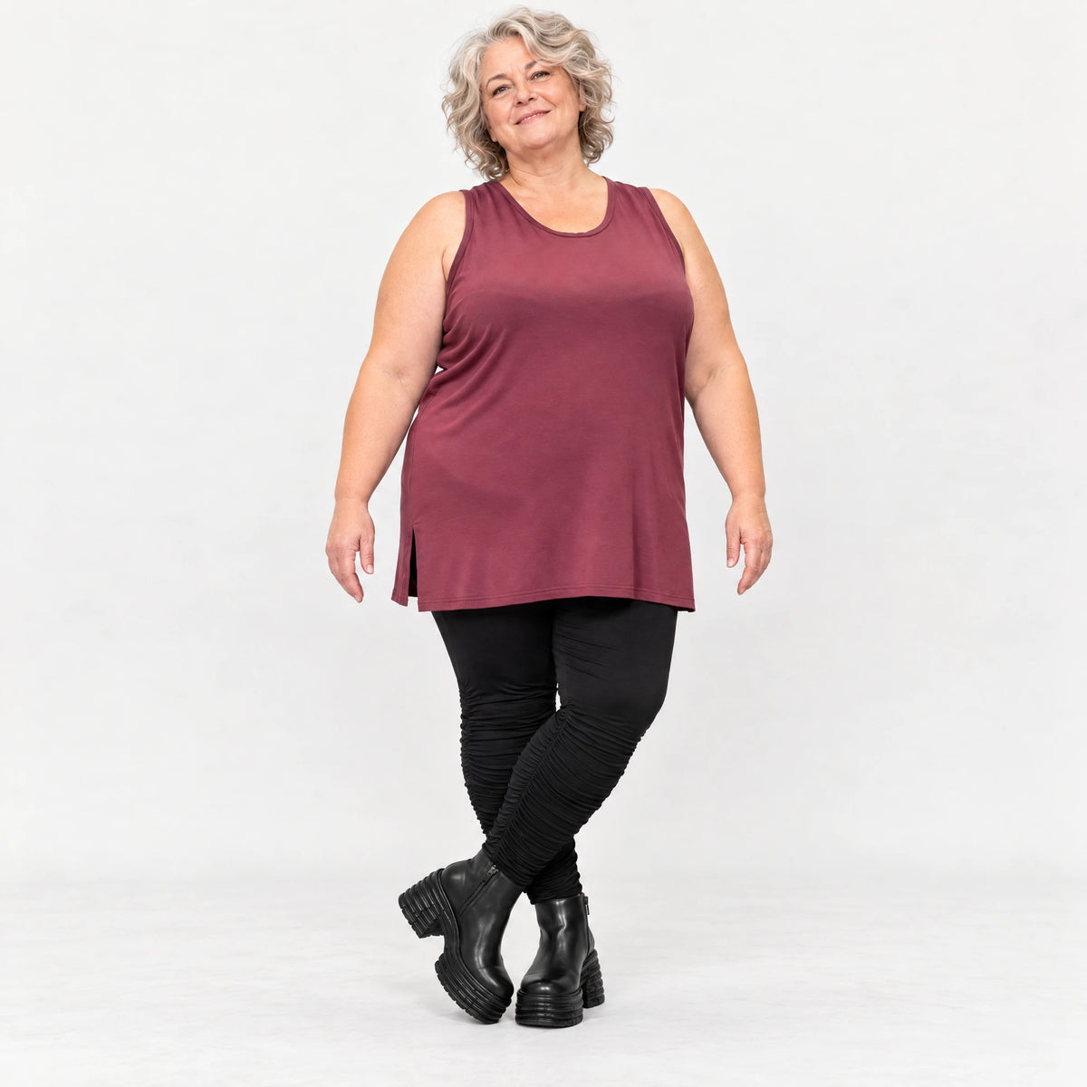Ärmelloses Top in Bordeaux aus Modalstretch mit geradem Schnitt und Seitenschlitzen
