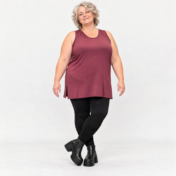 Ärmelloses Top in Bordeaux aus Modalstretch mit geradem Schnitt und Seitenschlitzen
