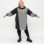 Gestreiftes Winterkleid aus Stretchjersey in Gelb/Schwarz/Weiß mit gerader Schnittform