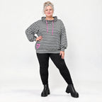 Gestreifter Hoodie in Schwarz/Weiß/Pink aus Stretchjersey mit Kapuze und gerafften Ärmeln