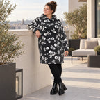 Kuscheliges Plüsch Hoodiekleid in Grau/Weiß mit Tunnelzugkapuze gerader Form und Langarm