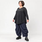 Ballonhose aus kuscheligem Fleece in Dunkelblau mit elastischem Bund und weitem Bein