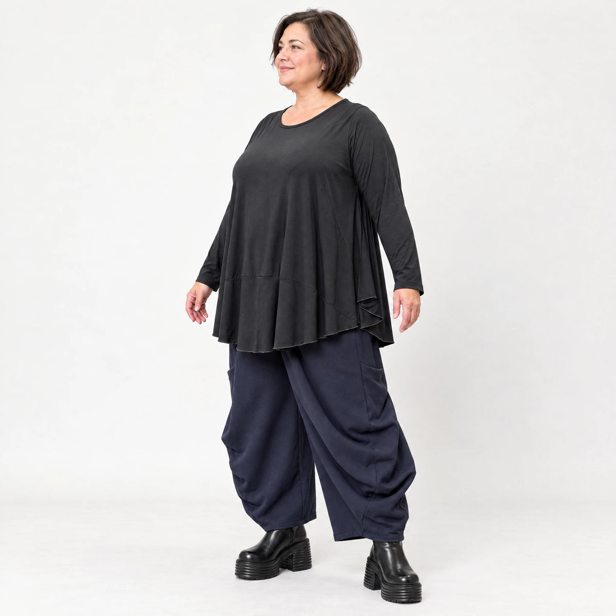 Ballonhose aus kuscheligem Fleece in Dunkelblau mit elastischem Bund und weitem Bein