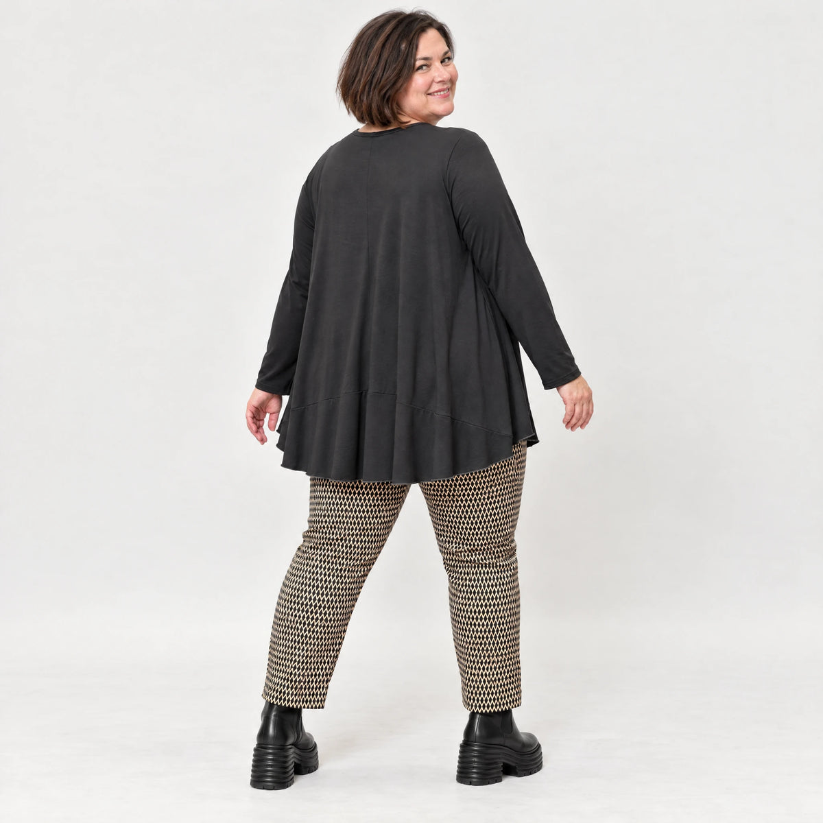 Karottenhose in Cognac/Schwarz aus weichem Bengaline Stretch mit elastischem Bund