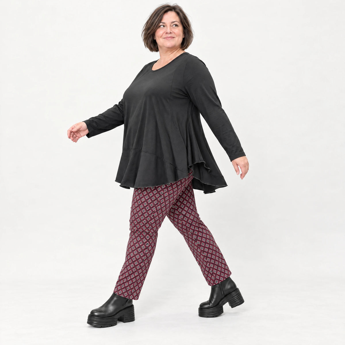 Karottenhose aus fließendem Bengaline in Fuchsia/Schwarz/Weiß mit elastischem Bund