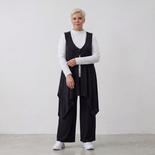 Gerade geschnittene Jerseyhose aus Viskosejersey in tiefem Schwarz mit elastischem Bund