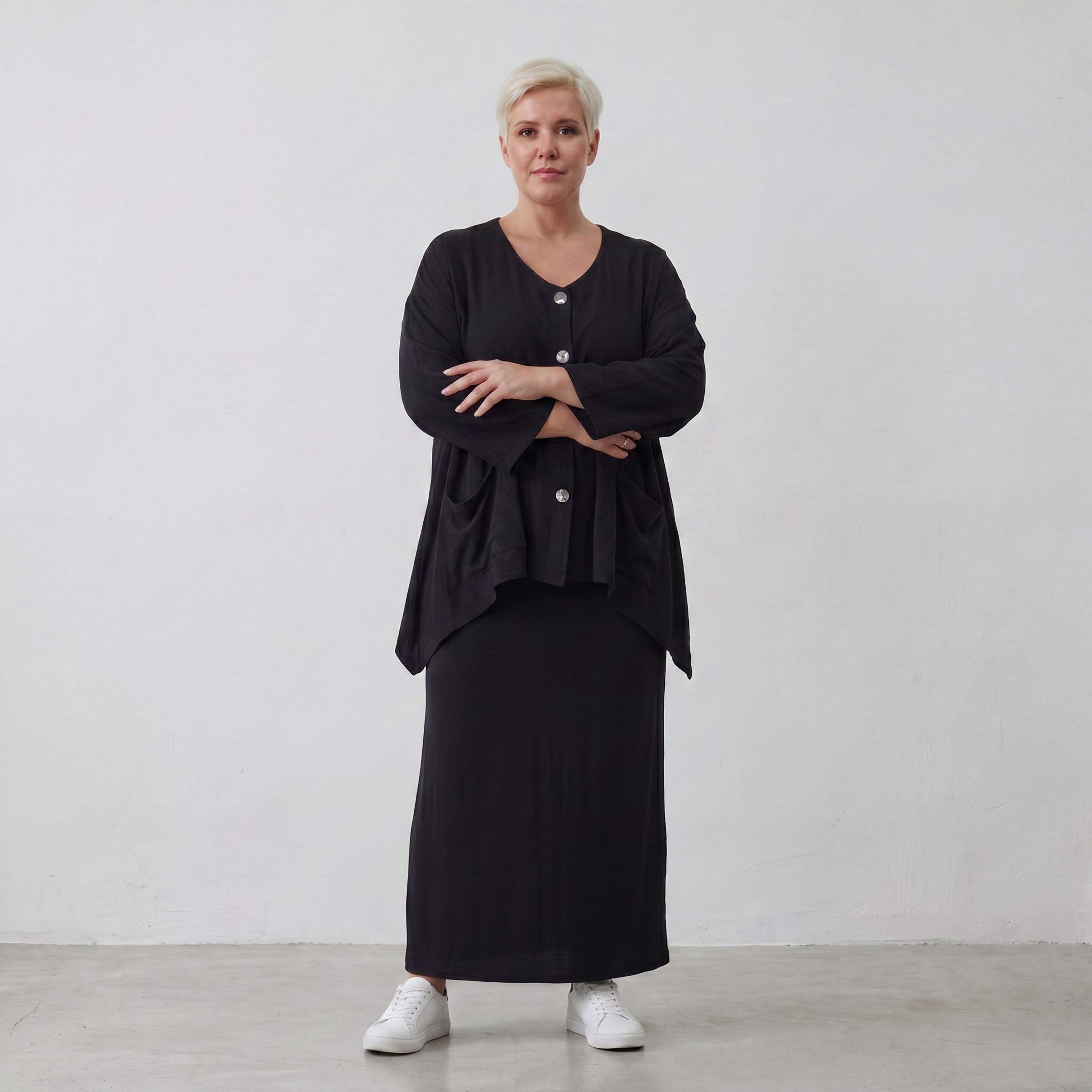 Eleganter Maxirock aus Jersey in klassischem Schwarz mit Saumschlitz und elastischem Bund