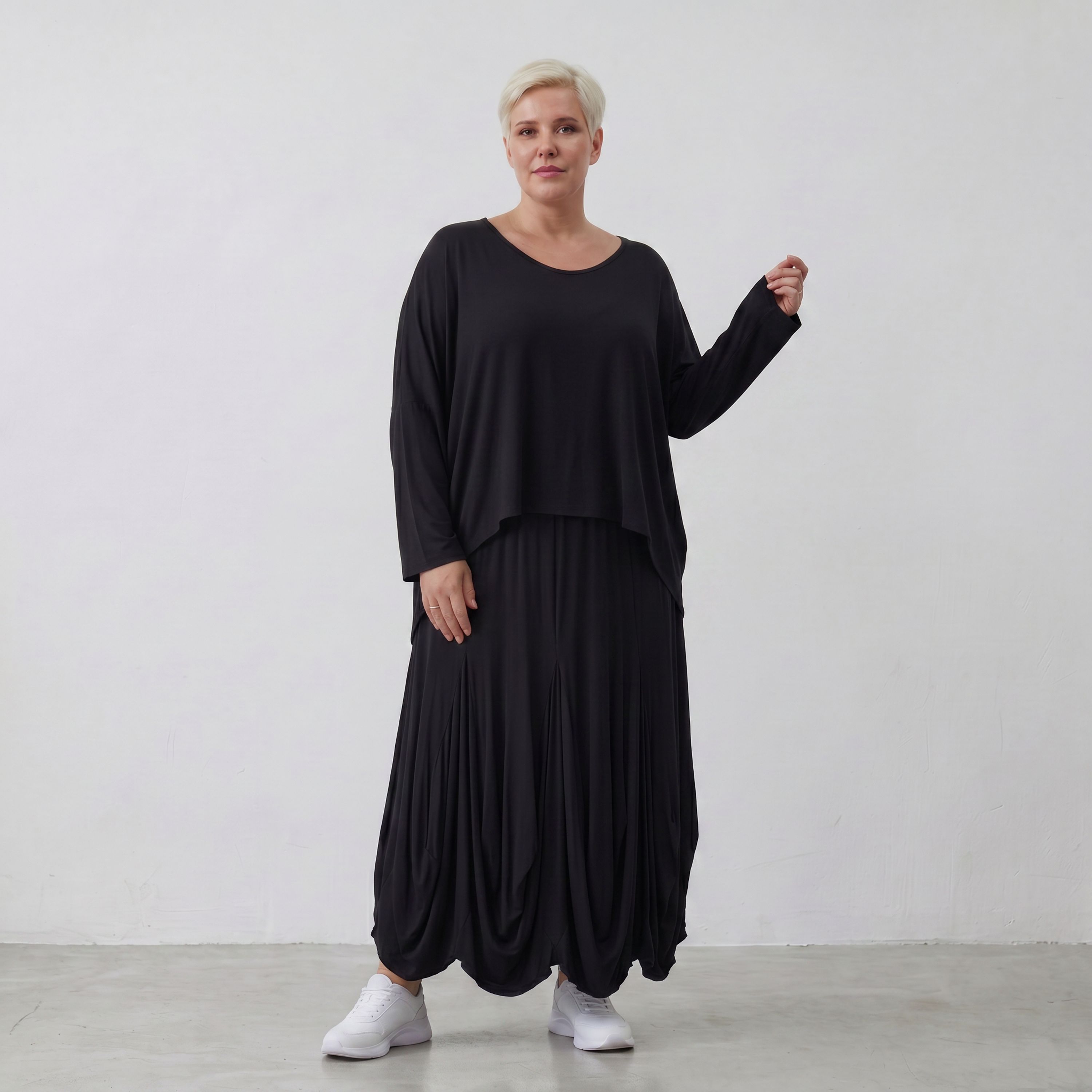 Femininer Ballonrock aus Stretch Jersey in Schwarz mit dehnbarem Bund und viel Volumen