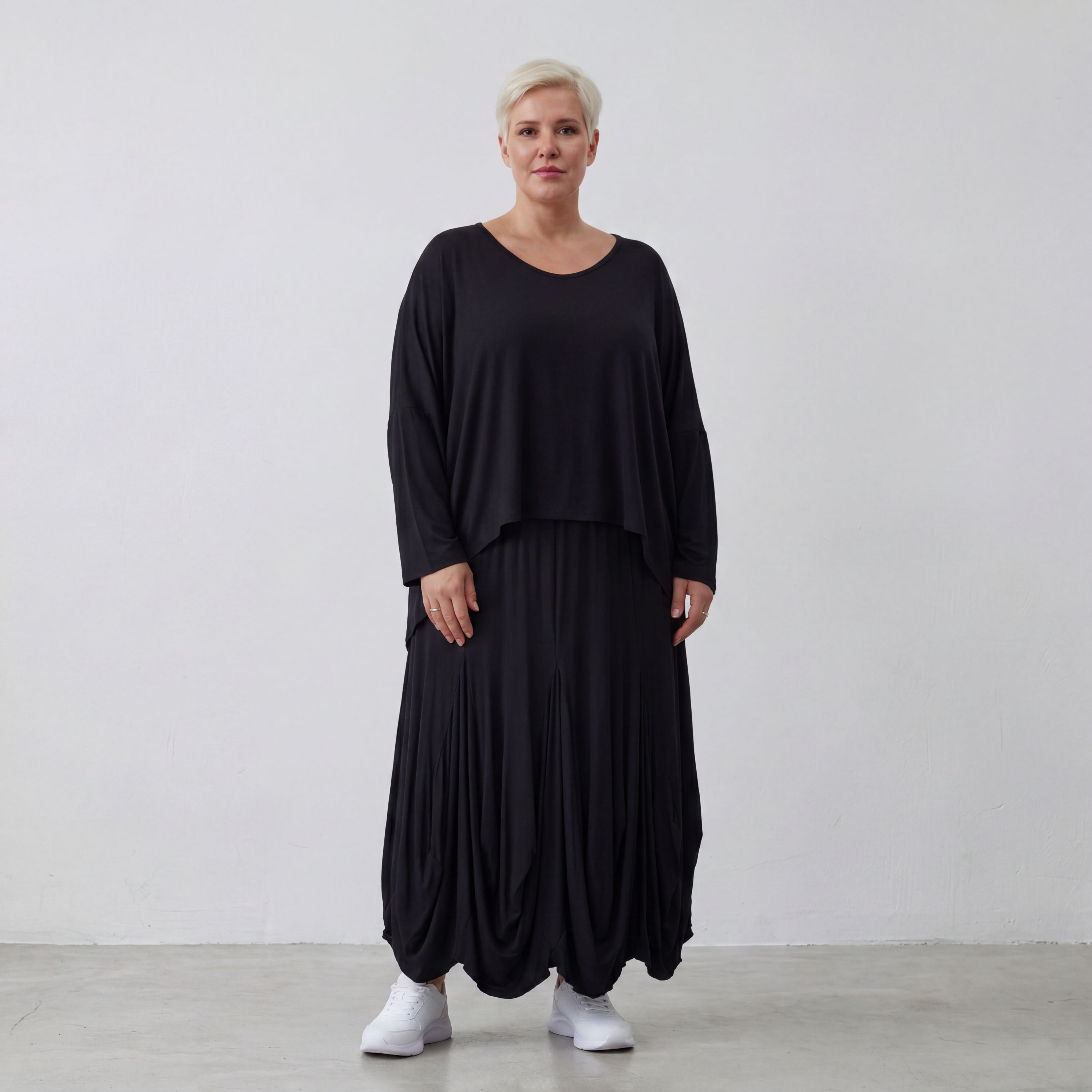 Femininer Ballonrock aus Stretch Jersey in Schwarz mit dehnbarem Bund und viel Volumen