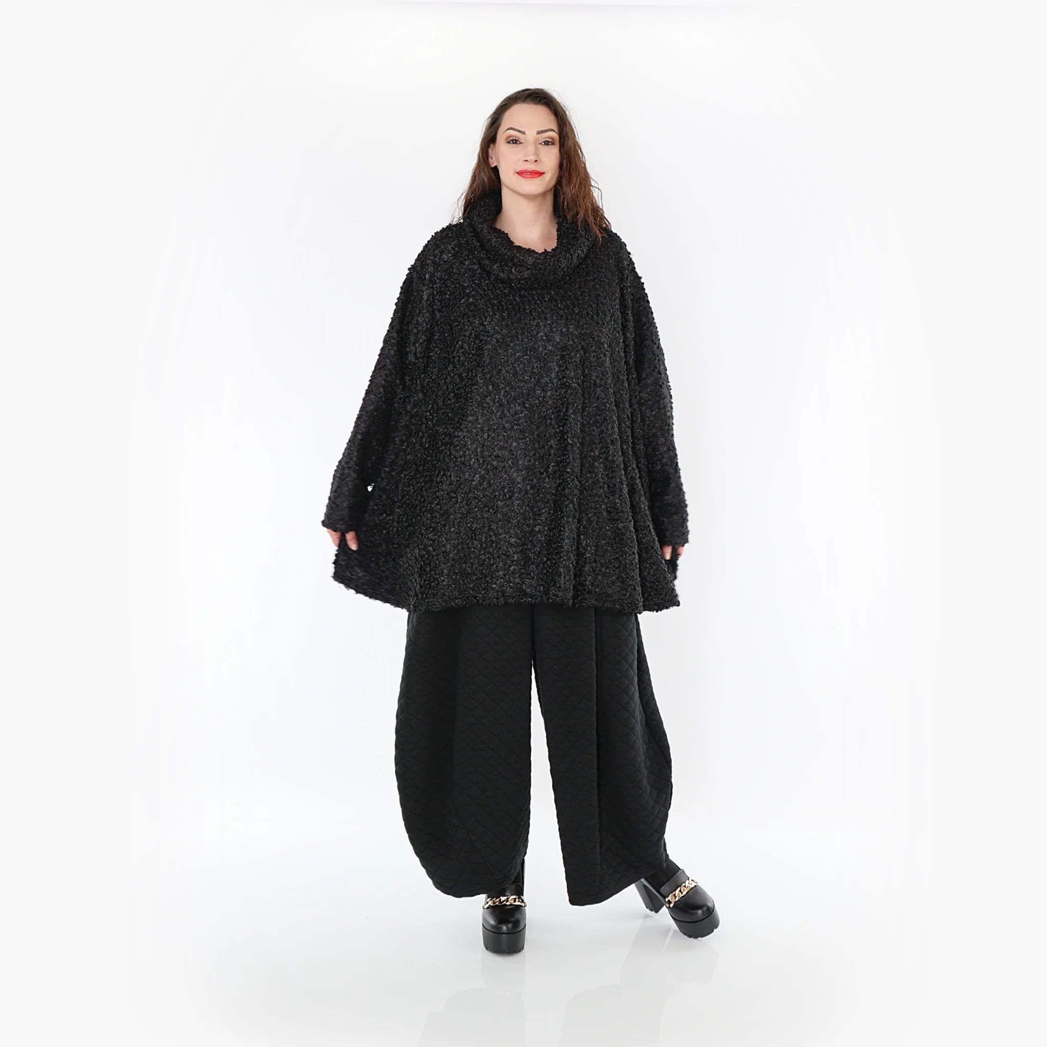  A-Form Bigshirt von AKH Fashion aus Materialmix, 1400.0593R, Schwarz, Schick, Modern, Bequem